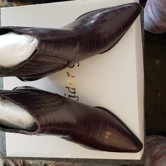 ARiderGirl Naomi Burgandy Western Croc Stacked Heel Pointed Toe Booties Size 6 - Picture 2 of 12
